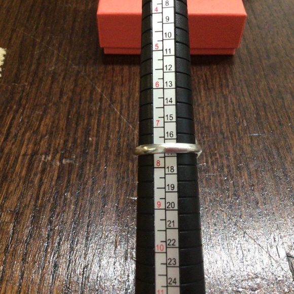 James Avery linked hearts ring. 925/Sterling. Size 7.5 - Picture 4 of 5